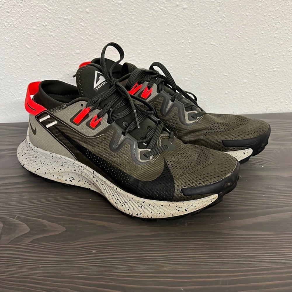 Nike Pegasus Trail 2 Olive Green CK4305 301 Running Shoes Sz 10 VTG Vintage Rare